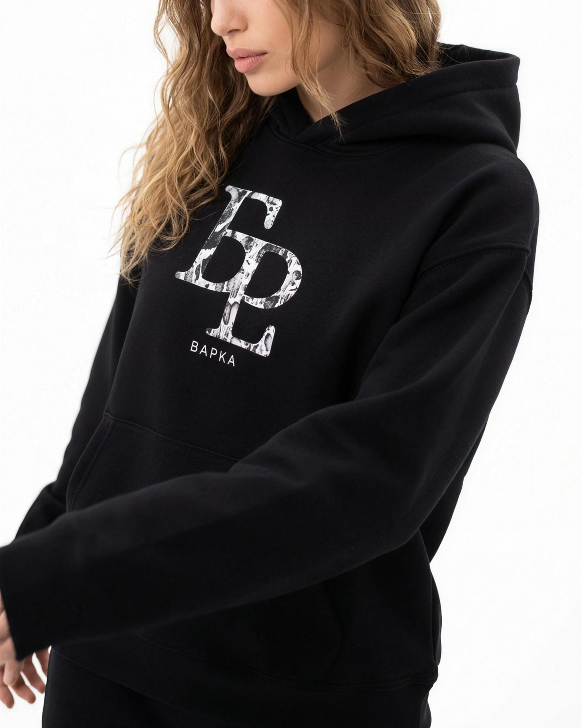 Black / Facing away Front
